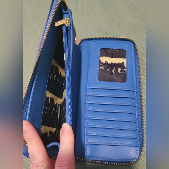 EUC Peter Pan Loungefly Backpack and Wallet - Picture 5 of 9